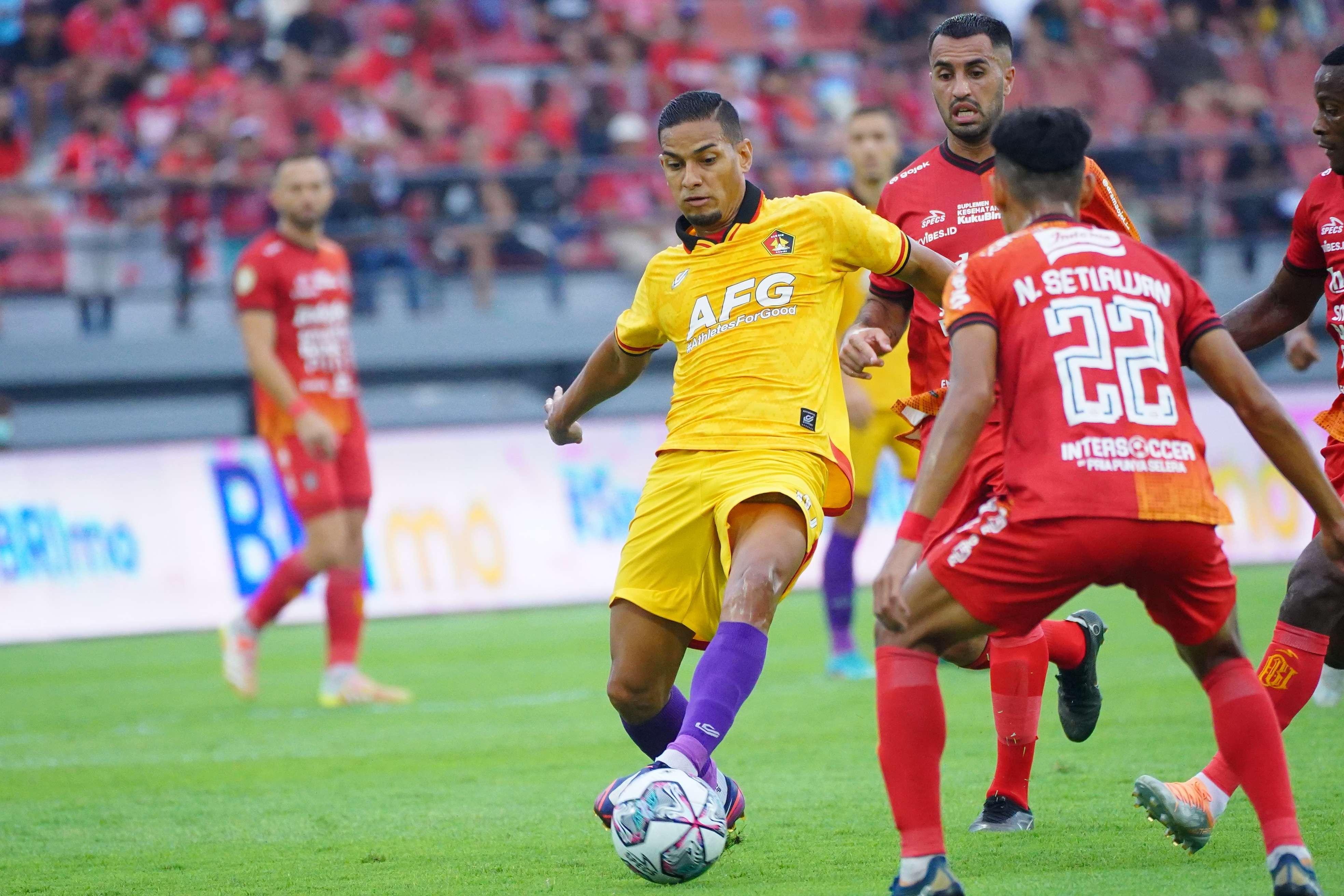 Persik Kediri kembali tumbang. Kali ini Persik Kediri kalah 0-4 saat bertandang ke kandang Bali United di Stadion I Wayan Dipta Gianyar, Bali. (Foto: Media Officer Persik)