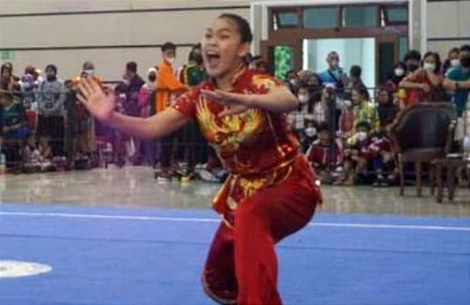 Ivanna Seiline Neva, atlet wushu putri Bondowoso tampil di kategori Taolu nomor Nanquan. (Foto: Dokumentasi KONI Bondowoso)