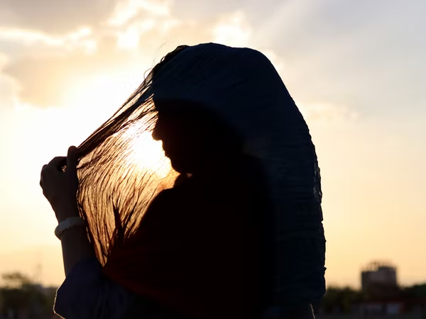 Viral potongan video yang berisi Youtuber dengan akun @zavilda TV sedang meminta pengunjung perempuan di Malioboro, agar mengenakan jilbab. (Foto: Ilustrasi Unsplash)