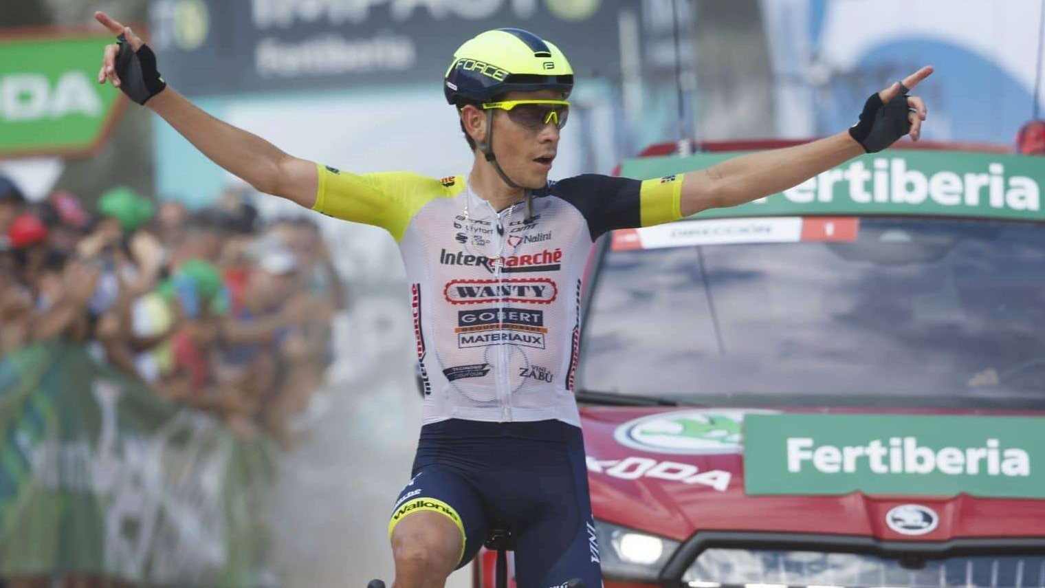 Louis Meintjes (Intermarche Wanty-Gobert Materiaux) berhasil menjadi juara etape pertama kalinya dalam karier balap profesionalnya.