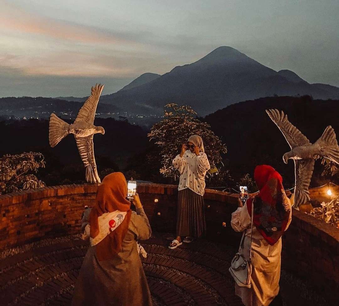 Pemandangan alam di Lereng Asri Cafe.(Foto : Instagram Lereng Asri)