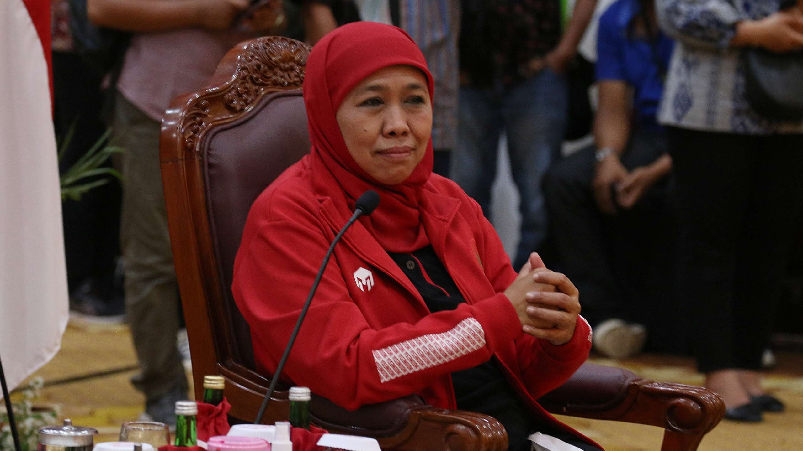 Gubernur Khofifah Indar Parawansa mendorong warga kreatif membuat desain logo HUT ke-77 Pemprov Jatim. (Foto: Fariz Yarbo/Ngopibareng.id)