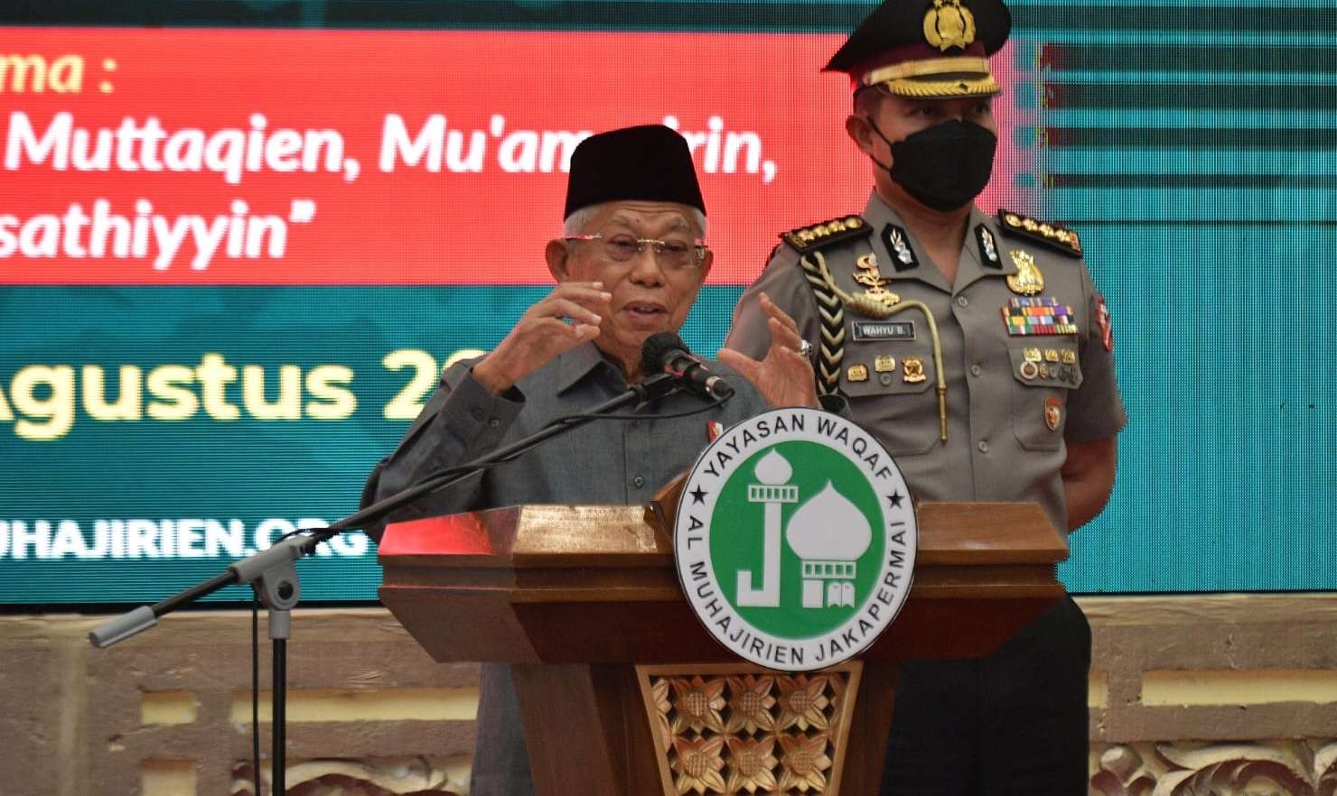 Wakil Presiden (Wapres) K.H. Ma’ruf Amin saat memberikan ceramah umum kepada seluruh civitas academica dan guru Al Azhar seluruh Indonesia dalam rangka milad ke-37 Yayasan Waqaf Al Muhajirien Jakapermai, di Auditorium Gedung Pusdiklat Al Muhajirien (Foto: BPMI Setwapres)