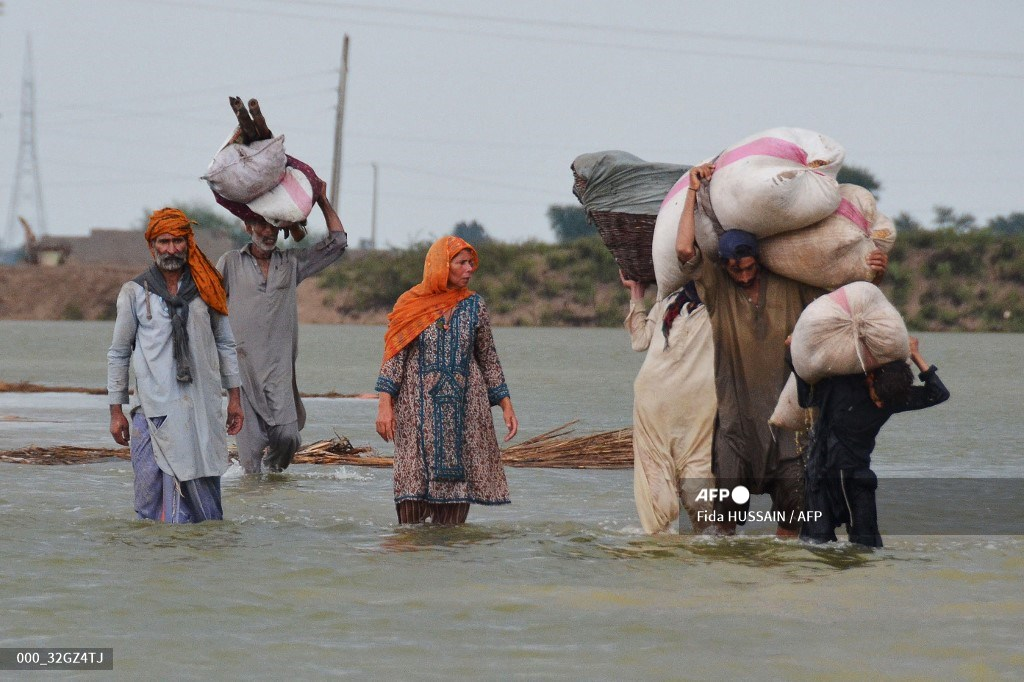 Banjir di Pakistan menyebabkan lebih dari seribu orang meninggal. Banjir diperparah gletser di Himalaya yang mencair. (Foto: Twitter)