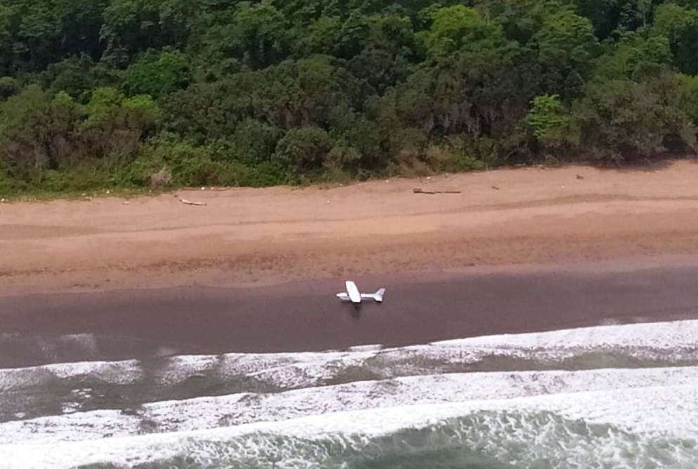 Posisi pesawat latih api berada di pantai Ngagelan, Taman Nasional Alas Purwo (Foto: istimewa)