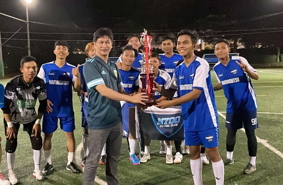 Tim N700 Supreme sukses rebut juara 1 Turnamen Futsal KBRI Tokyo dalam rangkaian Peringatan HUT ke-77 RI. (Foto: Dokumentasi KBRI Tokyo)