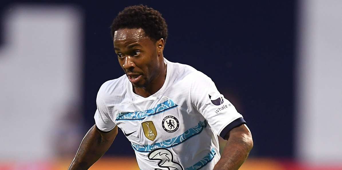 Raheem Sterling tak mampu berbuat banyak saat Chelsea tumbang 0-1 dari tuan rumah Dinamo Zagreb di laga perdana Grup E Liga Champions 2022/2023, Rabu 7 September 2022. (Foto: Twitter/@ChelseaFC)