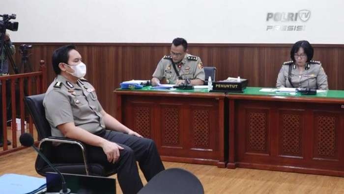 AKBP Jerry Raymond divonis pemberhentian dengan tidak hormat karena dinilai tidak profesional dan tercela dalam kasus pembunuhan Brigadir J. (Foto: Tangkapan Layar Youtube Polri TV)