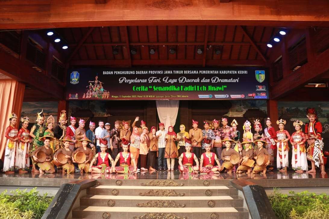 Gelar seni budaya dan pameran produk unggulan daerah Kabupaten Kediri di Anjungan Jawa Timur, Taman Mini Indonesia Indah (TMII), Minggu 11 September 2022. (Foto: Dokumentasi Kominfo Kabupaten Kediri)