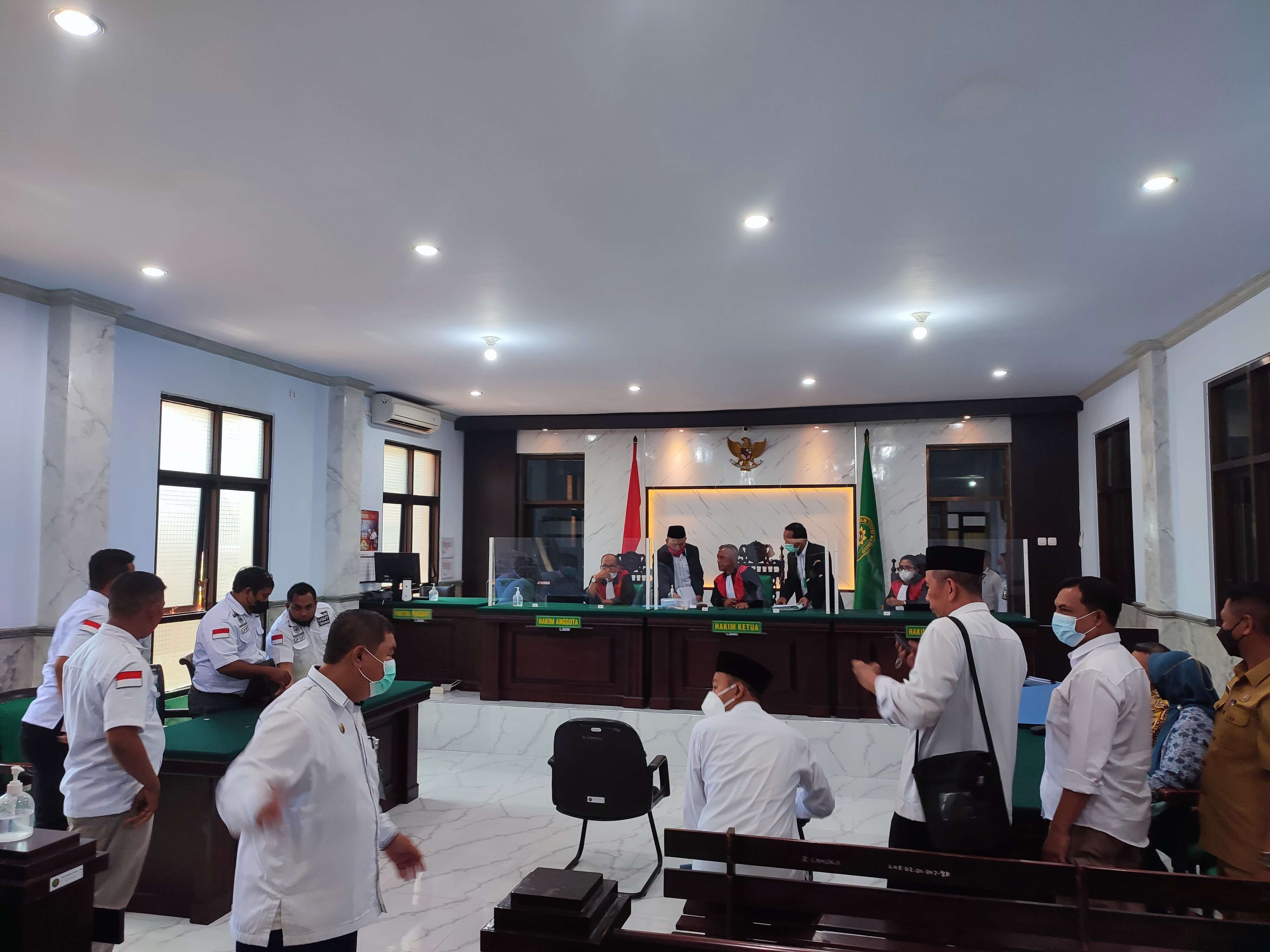 Sidang gugatan di PN Mojokerto. (Foto: Deni Lukmantara/Ngopibareng.id)