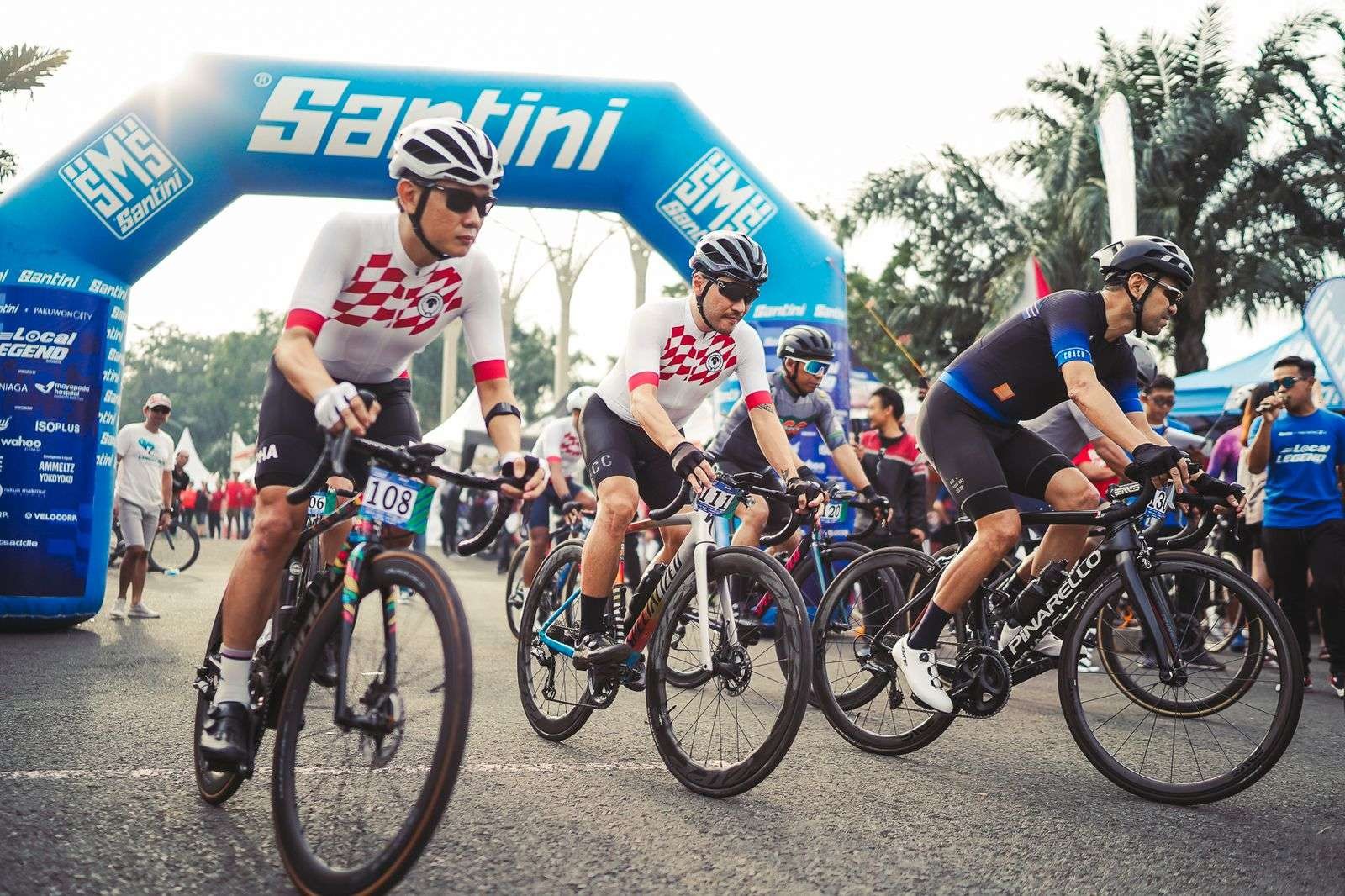 Santini Local Legend digelar kedua kalinya di Surabaya dengan konsep balap kriterium (Foto: Goldy)