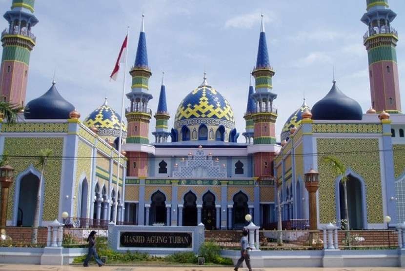 Masjid Agung Tuban, keindahan di zaman terkini. (Foto: travellers)