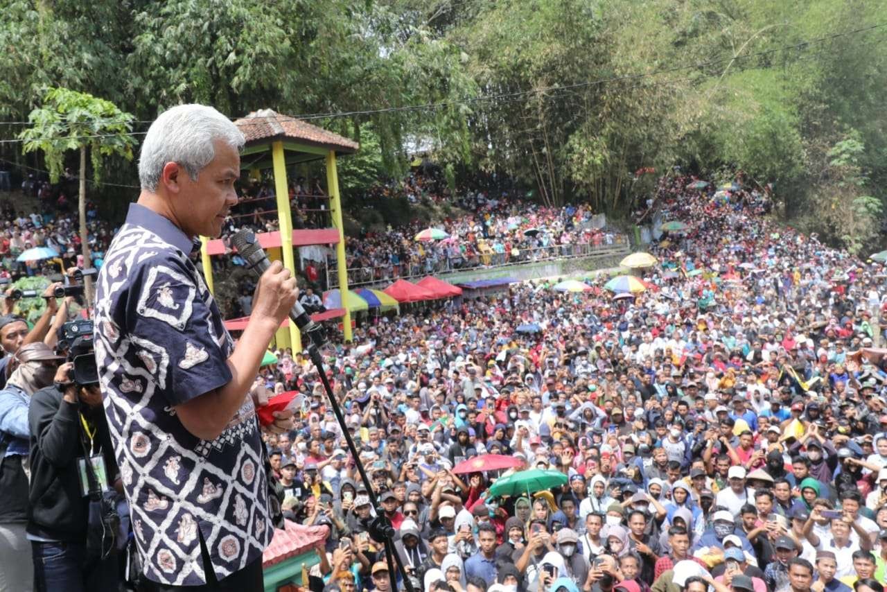 Gubernur Ganjar rindu suasana meriah tradisi sebar apem Yaa Qowiyyu di Klaten. (Foto: Dokumentasi Jateng)