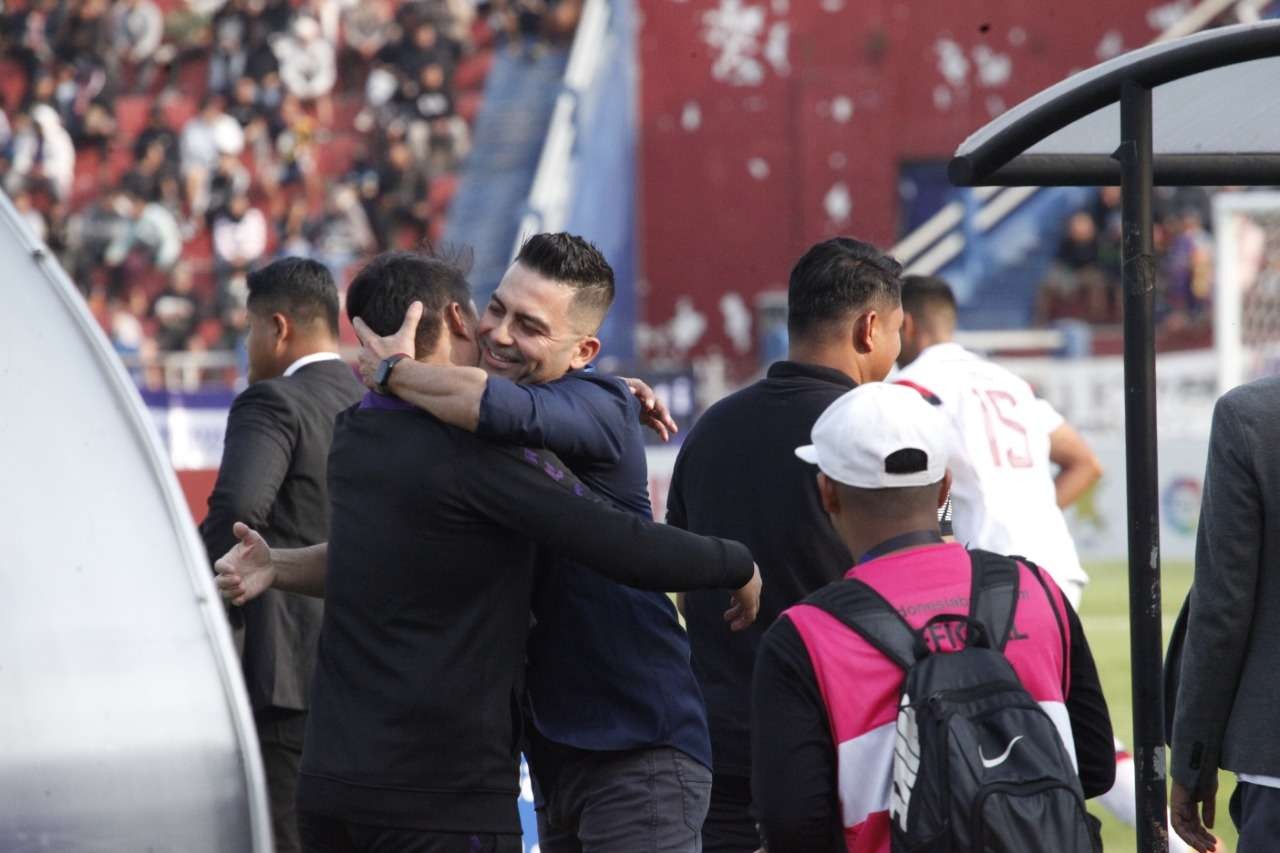 Banyak Memori di Kediri , Javier Roca Akui Sedikit Emosional Timnya Arema Menang Lawan Persik (istimewa)