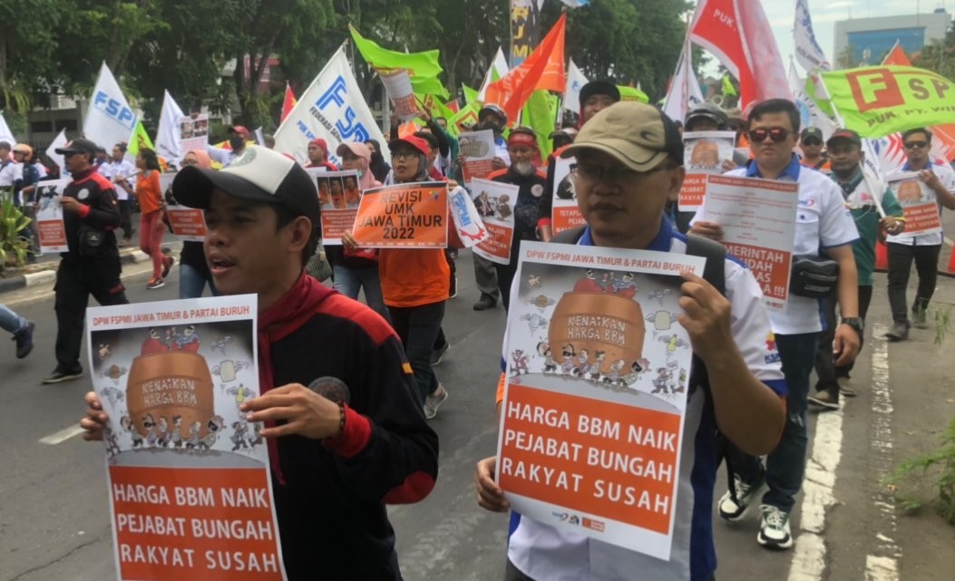 Buruh Jatim saat menggelar demo, Selasa, 6 September 2022, lalu (Foto: Andhi Dwi/Ngopibareng.id)