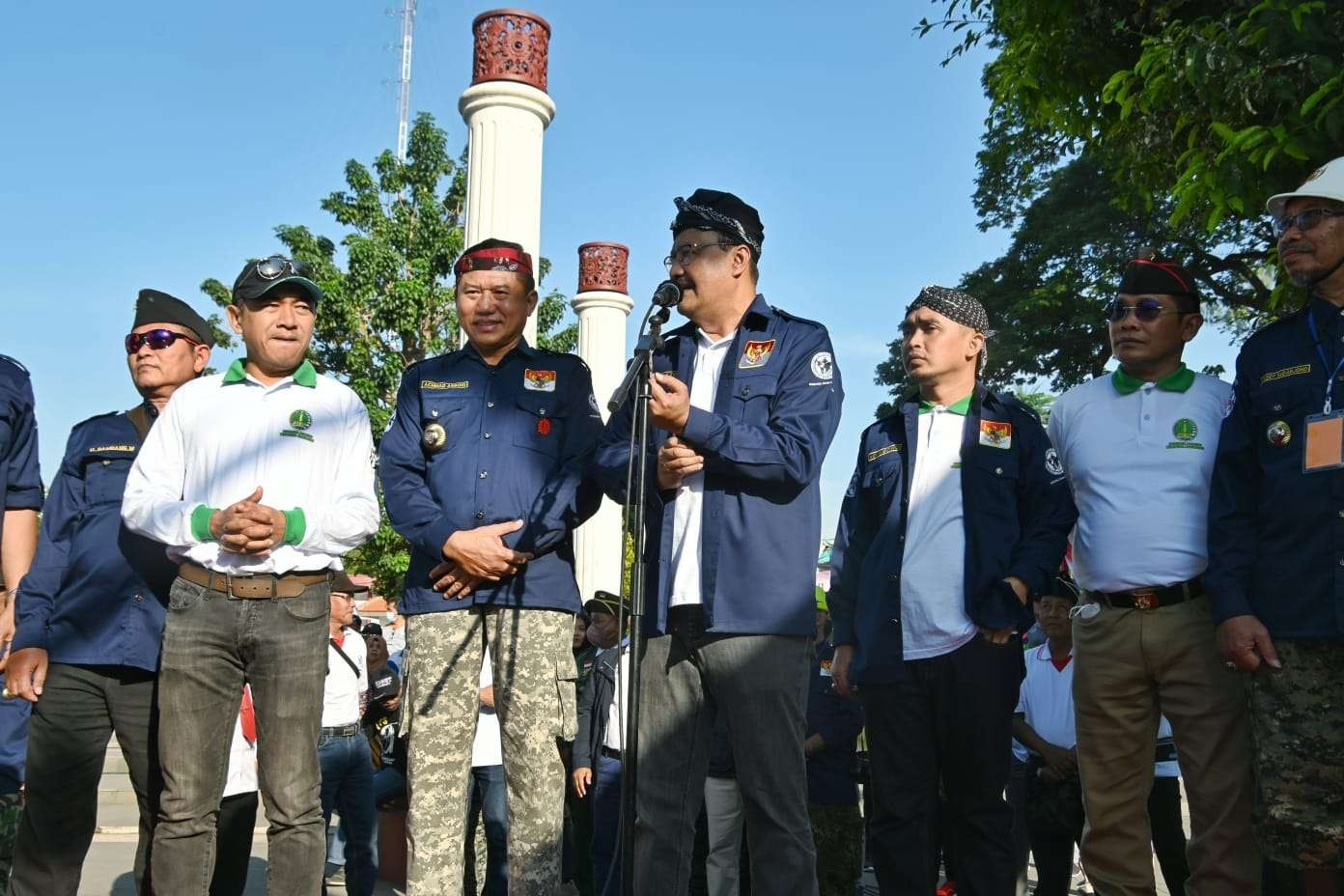 Gus Ipul saat membuka Parade Sepeda Tua yang diselenggarakan oleh Komunitas Sepeda Tua Indonesia (Kosti) Pasuruan. (Foto: dok Humas Pemkot Pasuruan)