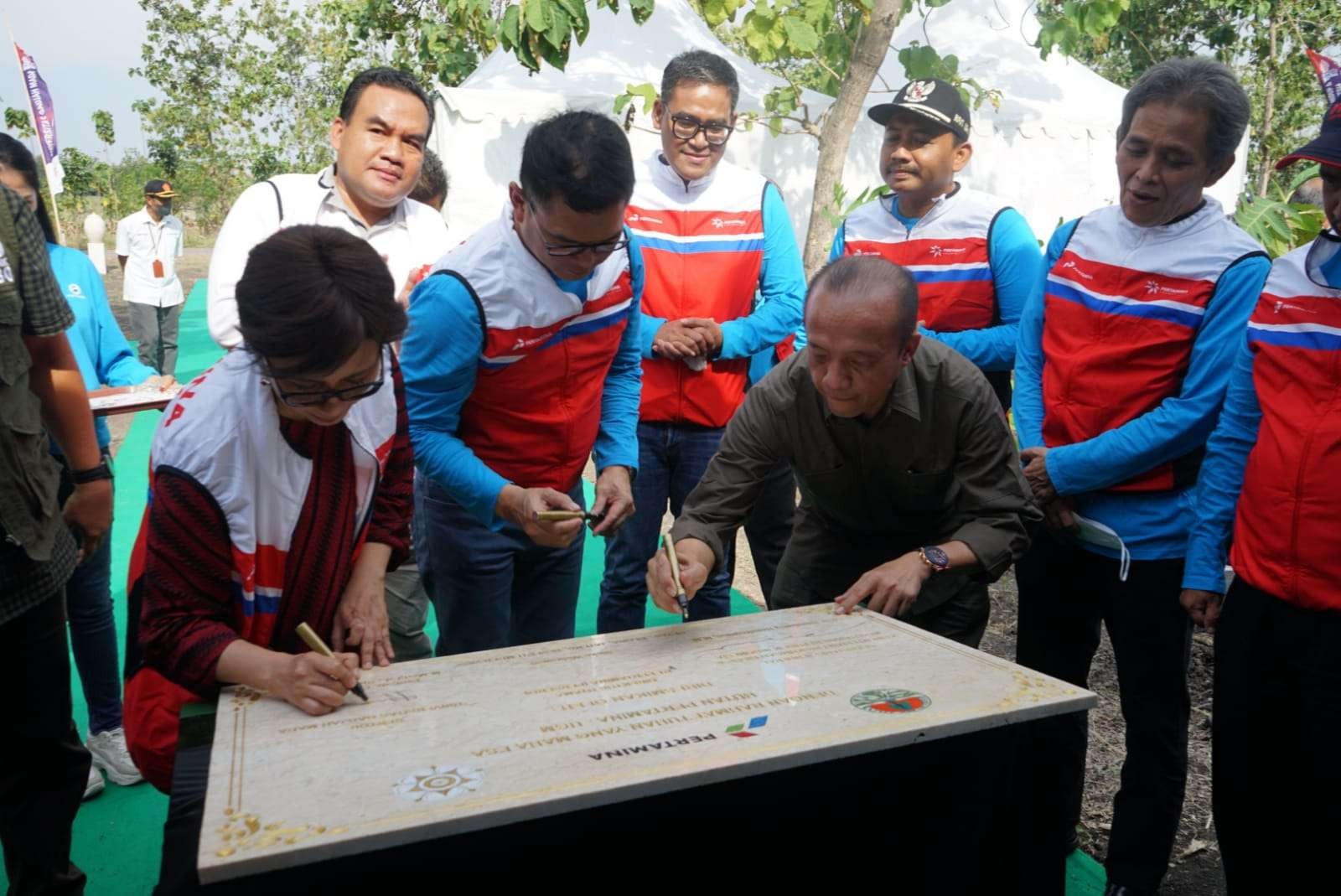 Penandatanganan kerja sama pengelolaan hutan KHDTK. (Foto: Dokumentasi Humas Blora)