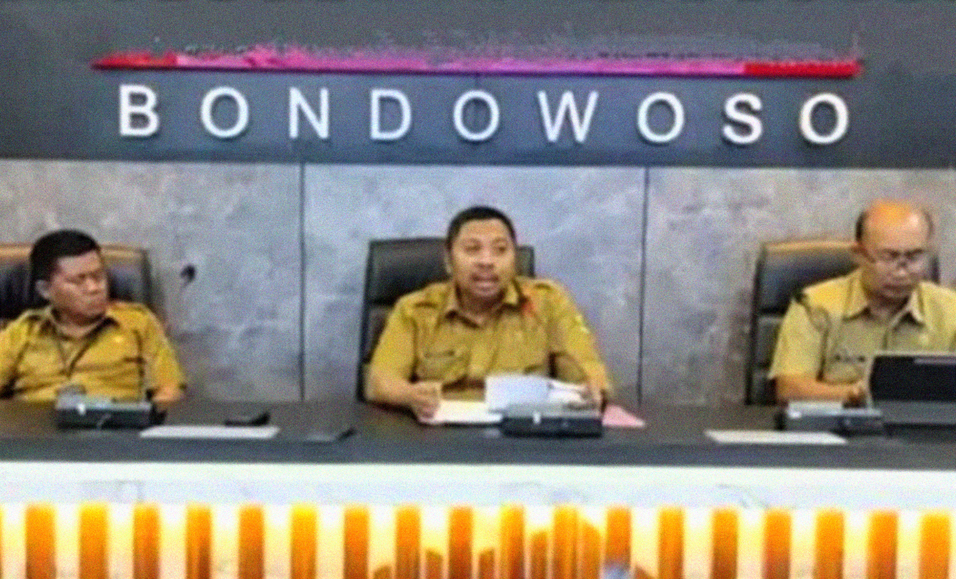 Kepala BKPSDM Bondowoso, Asnawi Sabil menjelaskan pemkab mendapat kuota rekrutmen 985 formasi PPPK 2022 dari tenaga honorer. (Foto:Guido Saphan/Ngopibareng.id)