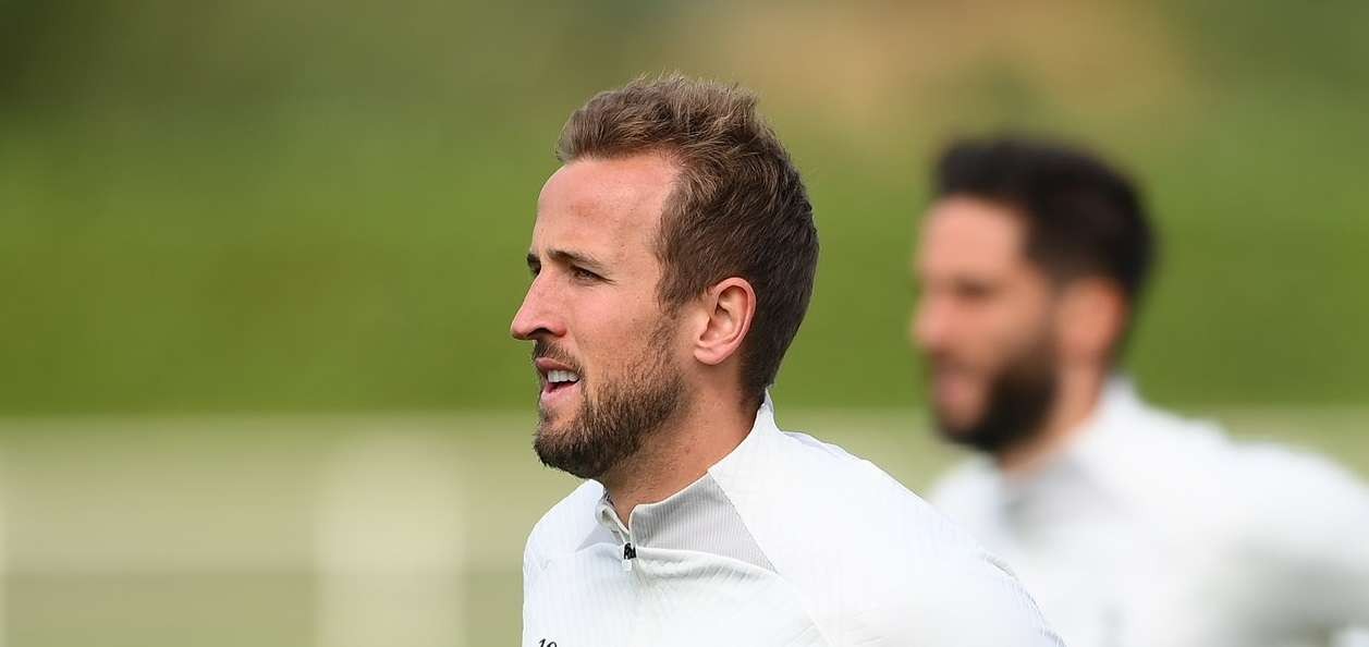 Harry Kane akan mengenakan ban kapten anti diskriminasi di Piala Dunia Qatar. (Foto: Twitter/@HKane)