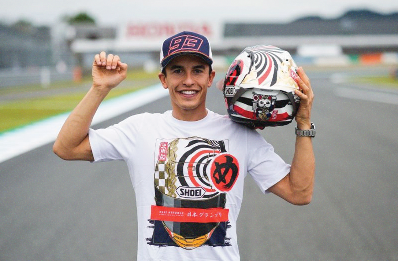 Pembalap Repsol Honda, Marc Marquez, pakai helm keberuntungan di MotoGP Jepang. (Foto: Instagram/Twitter @marcmarquez93)