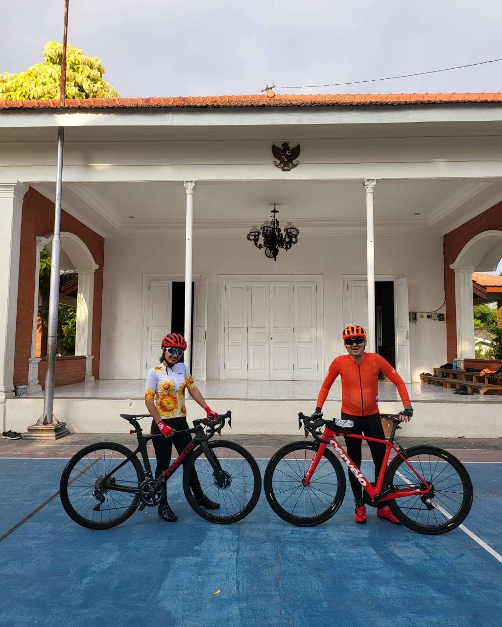 Cari Sehat, Ronny Siswanto, Ketua DPD PSI Kota Kediri Kediri Ajak Istri Gowes Rute Kediri - Malang- Bali (istimewa)