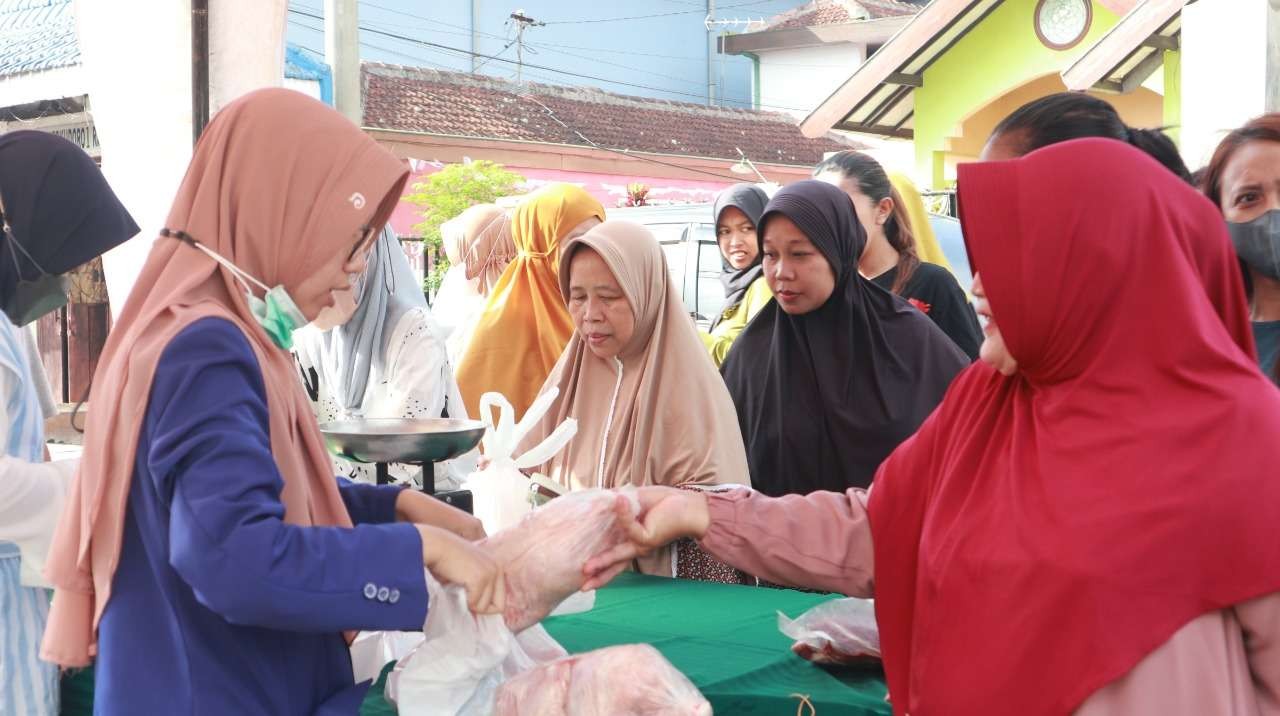 Operasi pasar di Kelurahan Polehan, Blimbing, Kota Malang (Foto: Humas Pemkot Malang)