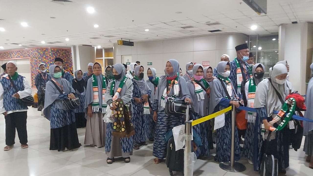 94 Jemaah umrah yang gagal berangkat, tanpa verifikasi kesehatan. (Foto: Amphuri)