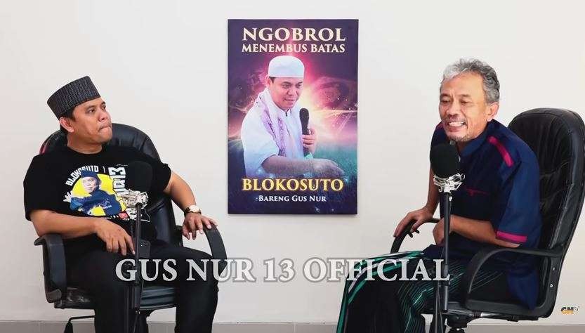 Mubahalah Bambang Tri Mulyono dipandu Sugik Nur alias Gus Nur. (Foto: YouTube GUS NUR 13 OFFICIAL)