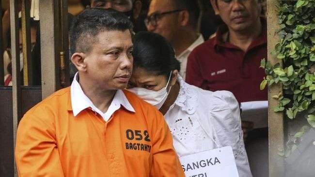 Tersangka Ferdy Sambo saat menjalani rekonstruksi kasus penembakan Brigadir J. (Foto: Ant)