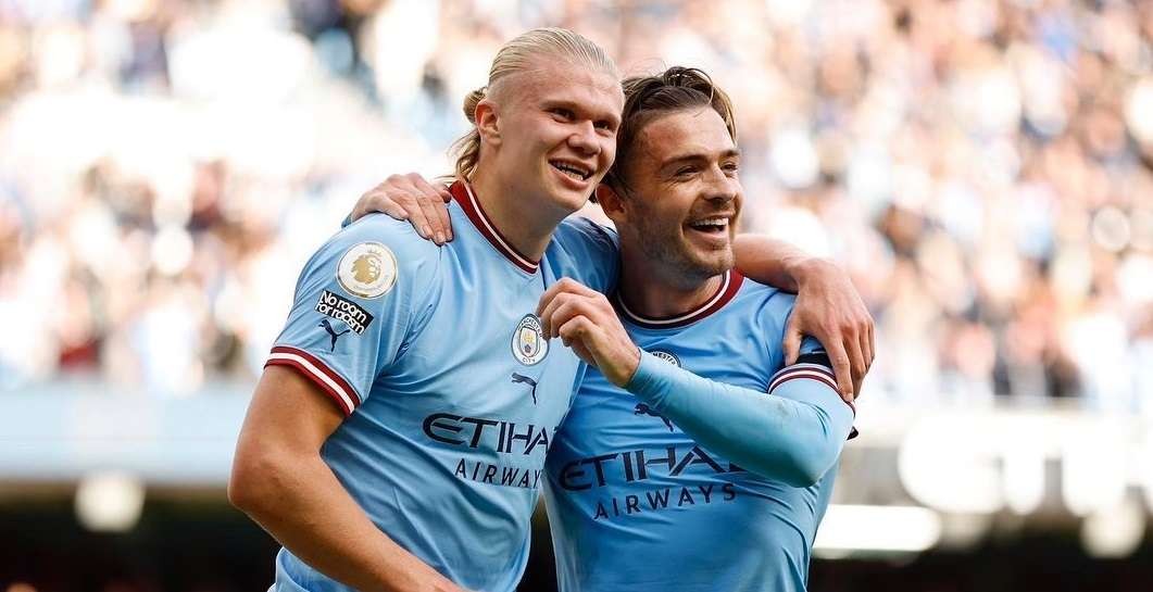 Erling Haaland benar-benar menjadi predator kotak penalti saat Manchester City menggulung Manchester United 6-3. (Foto: Twitter/@ManCity)