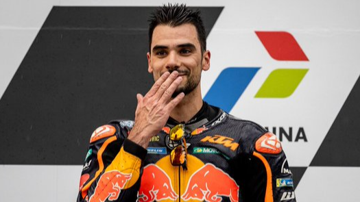 Pembalap Red Bull KTM, Miguel Oliveira, menjadi juara MotoGP Thailand di Sirkuit Buriram, Minggu 2 Oktober 2022. (Foto: Twitter @motogp)