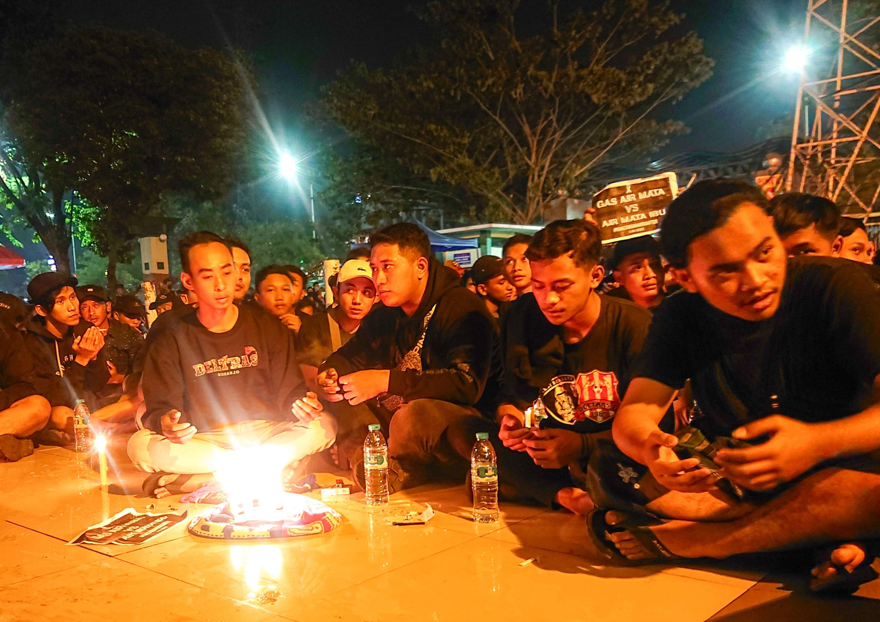 Deltamania ketika sedang doa bersama (foto:Aini/Ngopibareng.id)