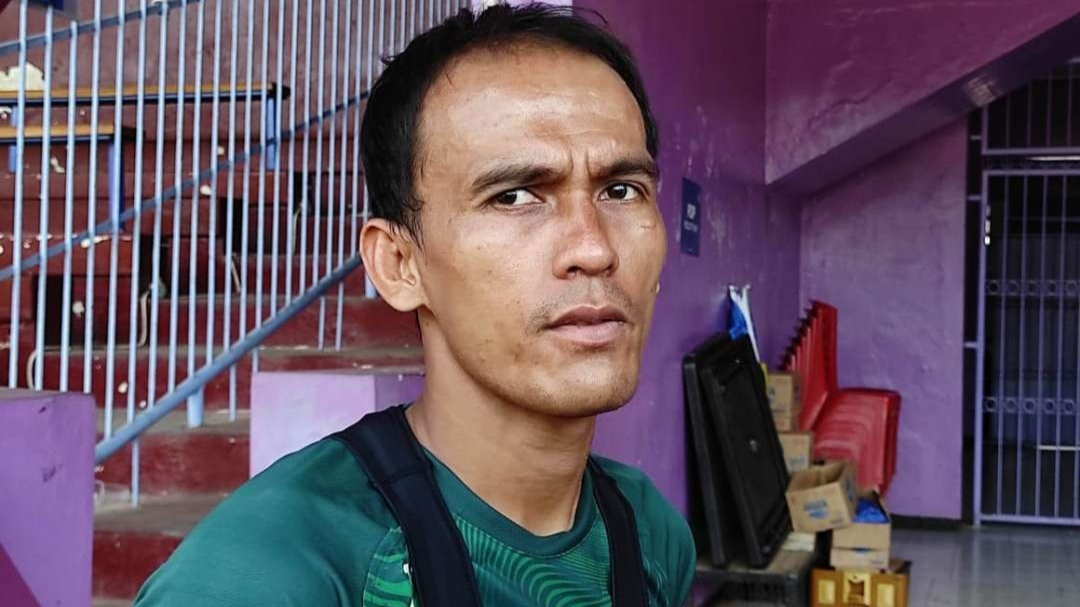 Pemain gaek Persik Kediri Faris Aditama ikut prihatin dan mengucapkan belasungkawa atas insiden kerusuhan di Stadion Kanjuruhan.  (Foto: Fendi Lesmana/Ngopibareng.id)