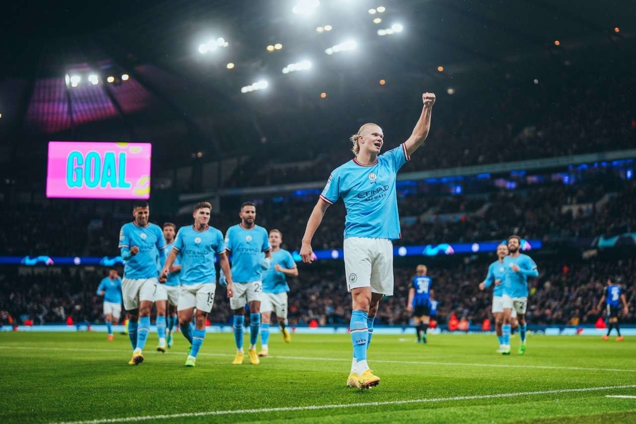 Erling Haaland menjadi bintang kemenangan Manchester City dengan memborong dua gol. (Foto: Twitter @ManCity)