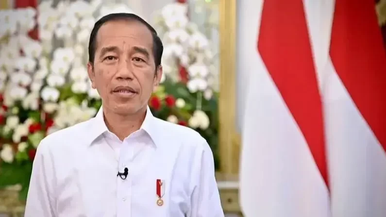 Presiden Joko Widodo (Jokowi) mengatakan Indonesia tidak dikenai sanksi oleh Federasi Sepak Bola Internasional (FIFA) atas tragedi Kanjuruhan. (Foto: Setpres)