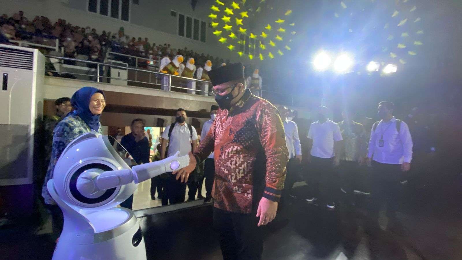 Menteri Agama (Menag) Yaqut Cholil Qoumas membuka Kompetensi Sains Madrasah (KSM) di Padepokan Pencak Silat TMII DKI Jakarta di TMII Jakarta Senin 10 Oktober 2022. (Foto: dokumentasi Kemenag)