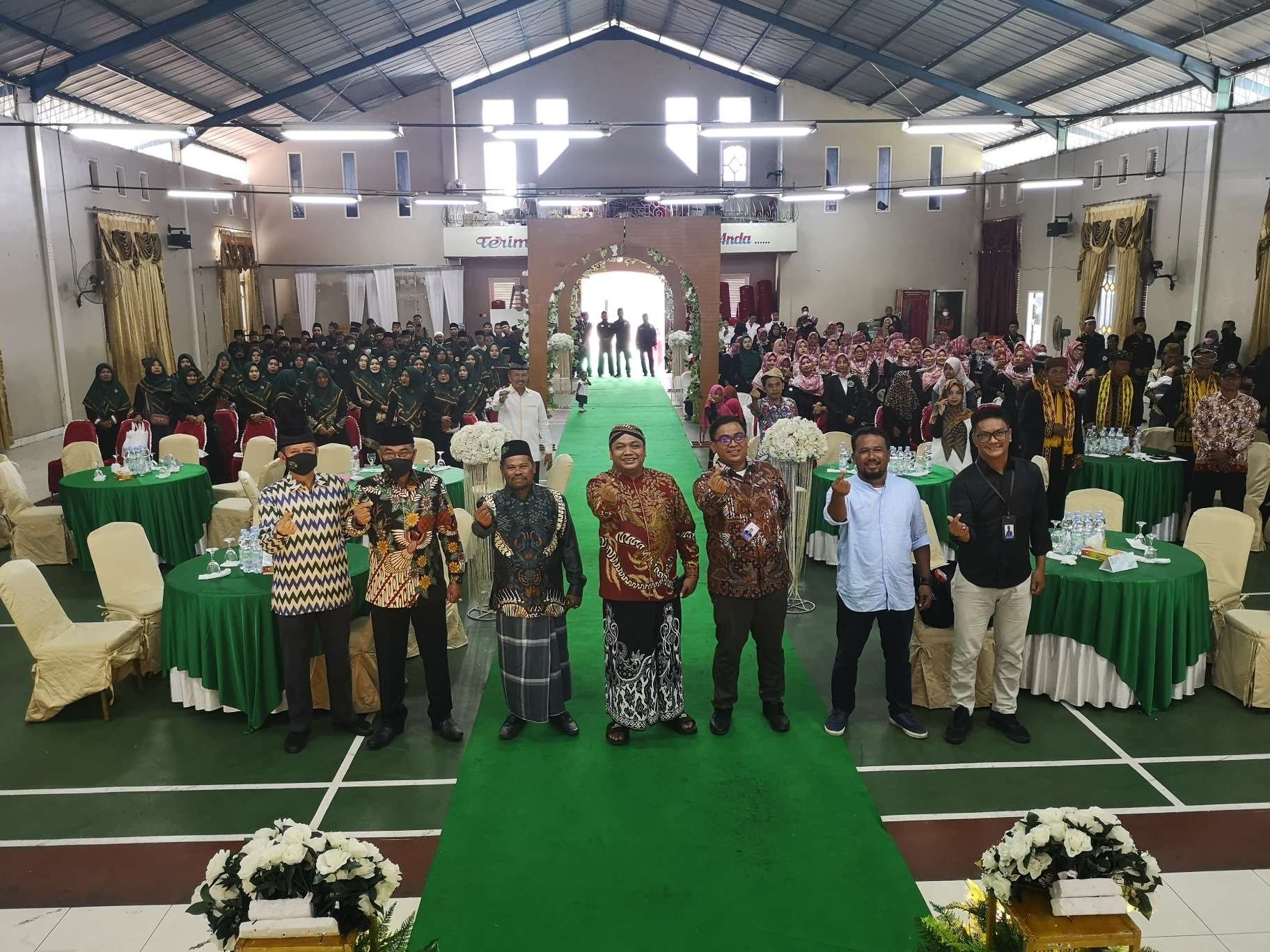 Nabil Haroen, Ketua Umum Pimpinan Pusat Pagar Nusa Nahdlatul Ulama, di hadapan ratusan ibu-ibu pada Advokasi, Sosialisasi & KIE Program Bangga Kencana, BKKBN di Gedung Amalia, Kabupaten Nunukan, Kaltara, Minggu 9 Oktober 2022. (Foto: hms pagar-nusa)