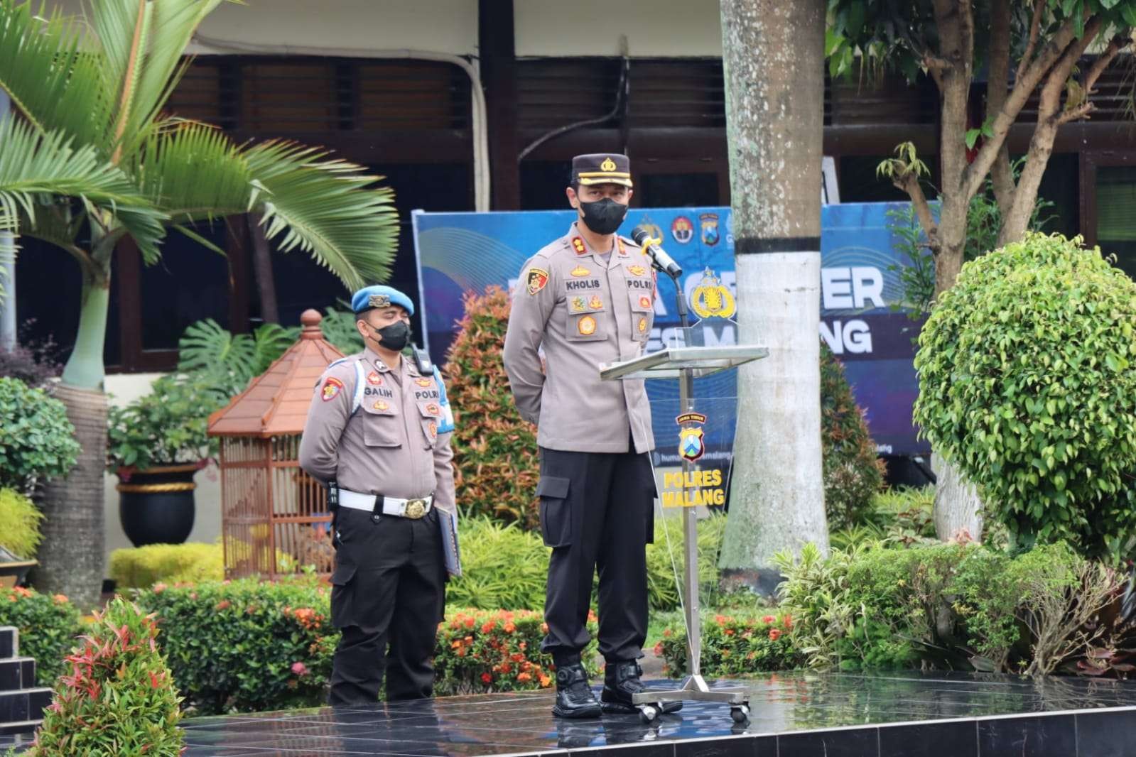 Kapolres Malang, AKBP Putu Kholis Aryana saat berada di Mako Polres Malang (Foto: Humas Polres Malang)