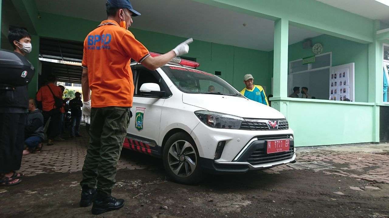 Korban meninggal dari tragedi Kanjuruhan bertambah menjadi 132 orang. Korban terbaru Helen, warga Dampit, meninggal Selasa 11 Oktober 2022. (Foto: Dyah Ayu Pitaloka/Ngopibareng.id)