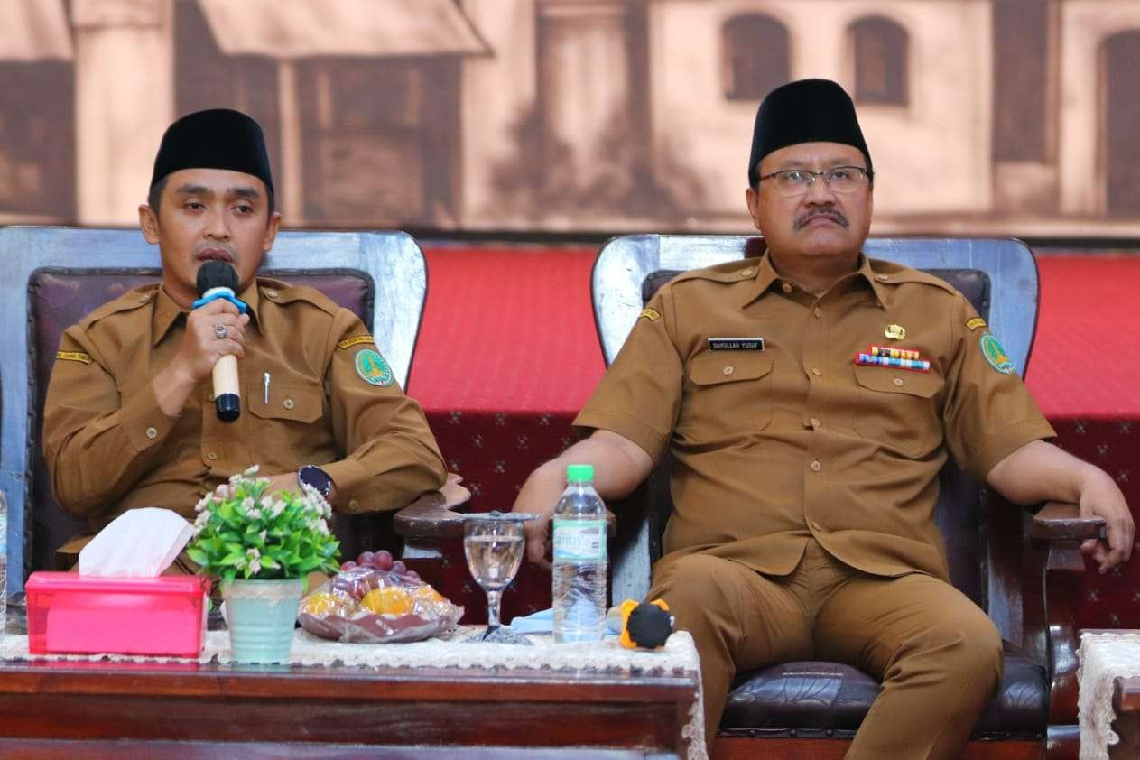 Wakil Walikota Pasuruan Adi Wibowo saat mendampingi Walikota Pasuruan Saifullah Yusuf. (Foto: dok. Humas Pemkot Pasuruan)