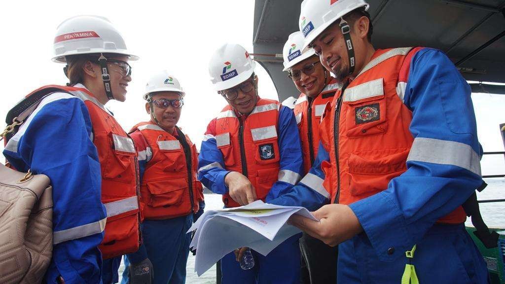 Salah satu kegiatan para ahli di Pertamina yaitu inisiatif strategis mempercepat transisi energi. (Foto: Humas Pertamina)