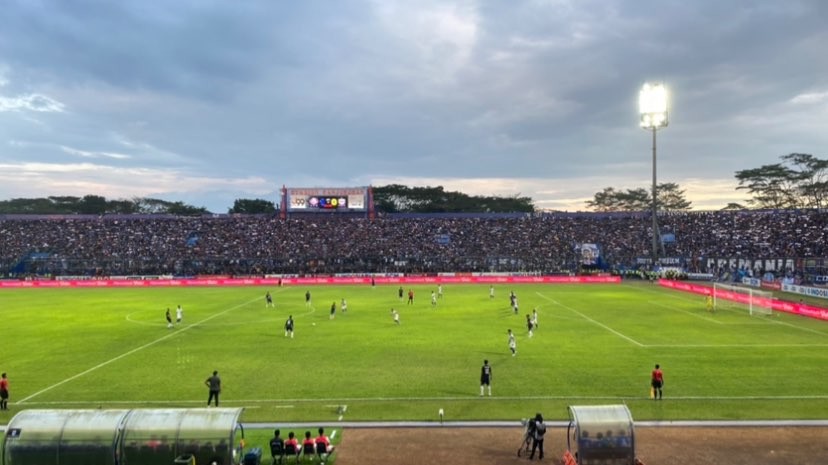 Lapangan Stadion Kanjuruhan, Kabupaten Malang (Foto: Lalu Theo/Ngopibareng.id)