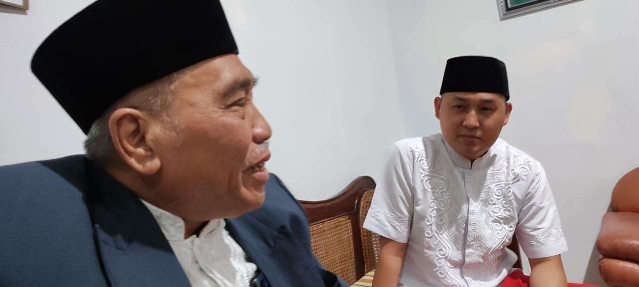 Didukung kiai sepuh Ponpes Kedung Lo, Haji Imam Mahlik Yahya, Ketua PSI Kota Kediri Rony Siswanto siap maju Pilwali 2024. (Fendy Lesmana/Ngopibareng.id)