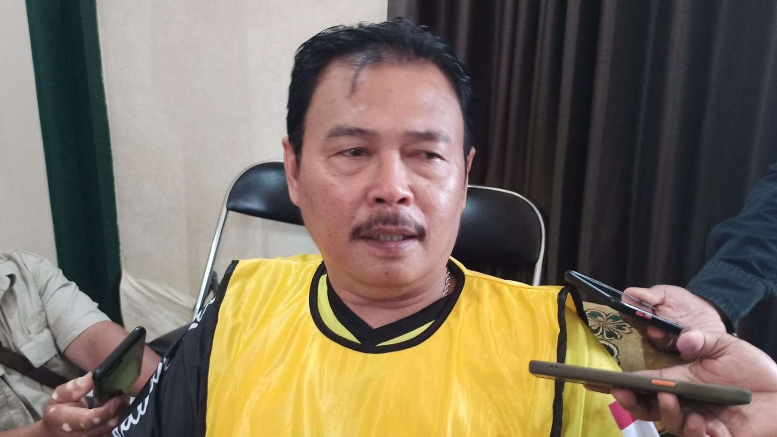 Ketua DPD Partai Golkar Banyuwangi, Ruliyono optimis bisa menambah tiga kursi pada Pemilu 2024. (Foto: Muh Hujaini/Ngopibareng.id)