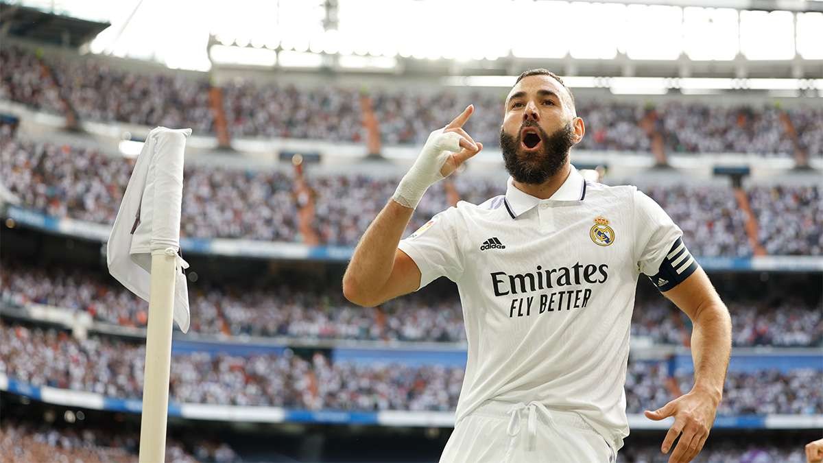 Karim Benzema mencetak gol pembuka kemenangan 3-1 Real Madrid atas Barcelona dalam laga El Clasico, Minggu 16 Ooktober 2022 malam WIB. (Foto: Twitter/@realmadrid)