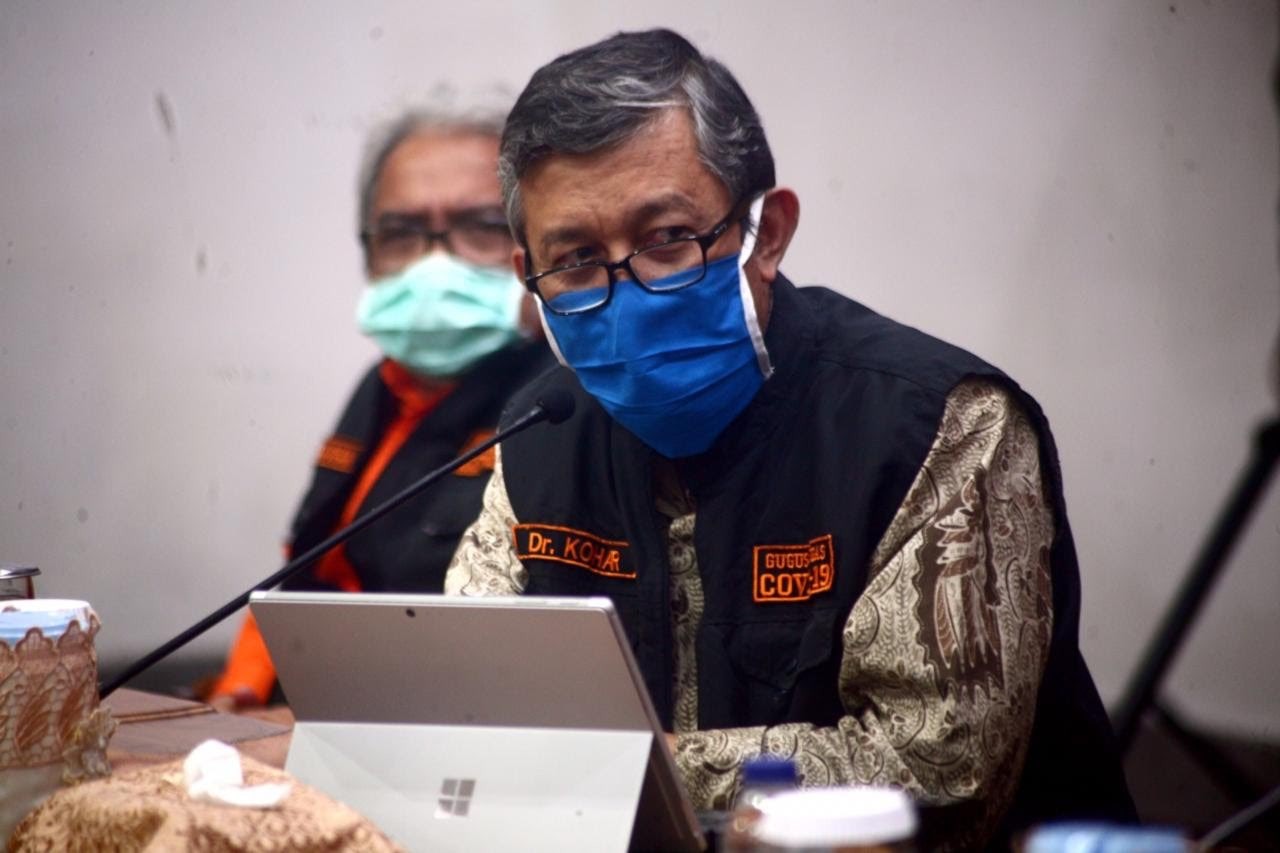 Direktur Utama RS Saiful Anwar, dokter Kohar Hari Santoso saat berada di Gedung Negara Grahadi, Surabaya, Jawa Timur (Foto: Alief Sambogo/Ngopibareng.id)