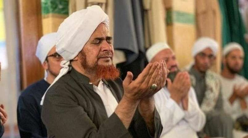 Habib Umar bin Hafidz, sangat gemar menghadiri Peringatan Maulid Nabi Muhammad SAW. Bershalawat dan bershalawat selalu. (Foto: dok/Ngopibareng.id)