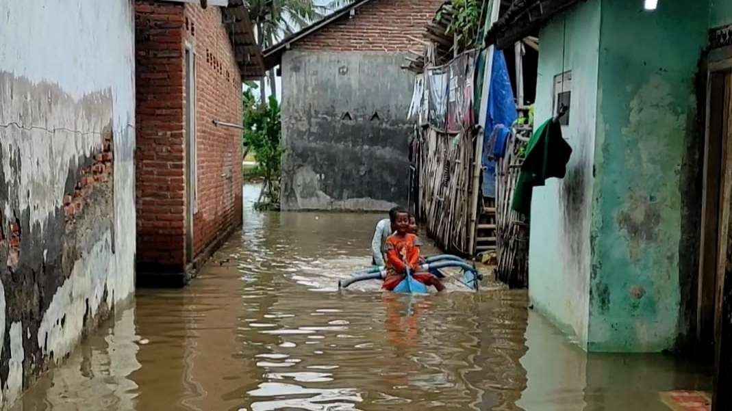 Air masih menggenangi kawasan Wonosari, Kelurahan Sobo, Banyuwangi, Selasa (Foto: Istimewa)