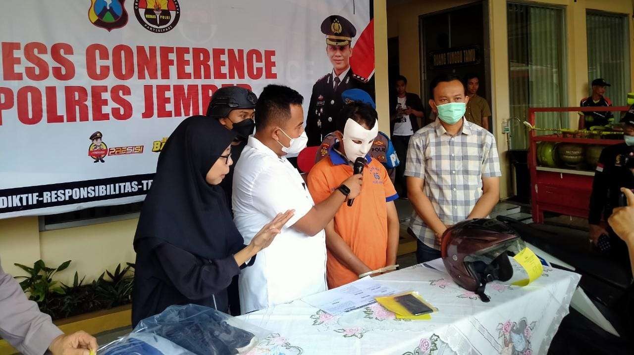 Pelaku jambret di dekat Unej mengaku butuh uang untuk bayar kontrakan (Foto: Rusdi/Ngopibareng.id)