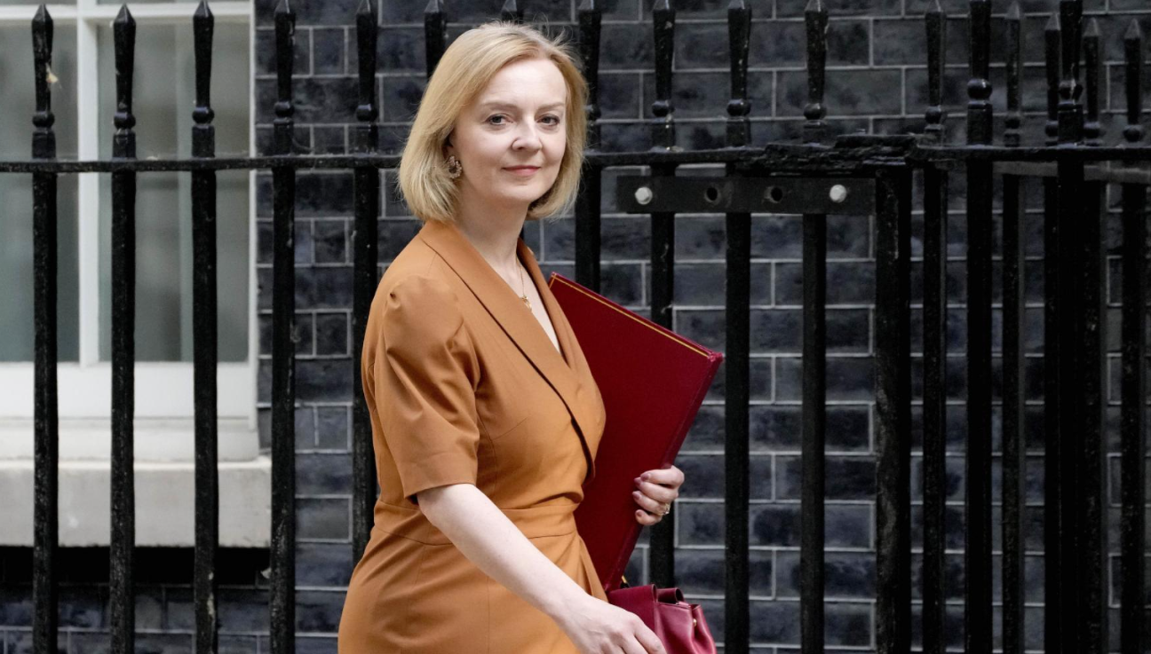 Perdana Menteri Inggris Liz Truss mengumumkan mundur dari jabatannya, per Kamis 20 Oktober 2022. Ia menjabat selama 6 minggu.(Foto: cnnindonesia)